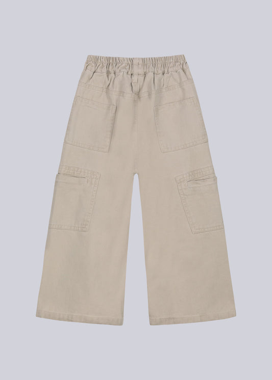 Pantaloni con Cucitura Asimmetrica